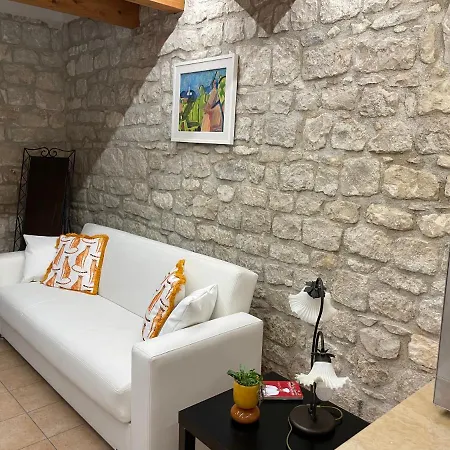 Ronna Maruzzedda San Giorgio 35 * Modica